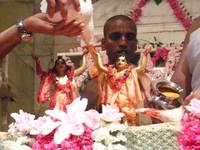 Gaura-Nitai's juice bath