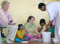 Nan,-Lali-and-friends-honour prasad