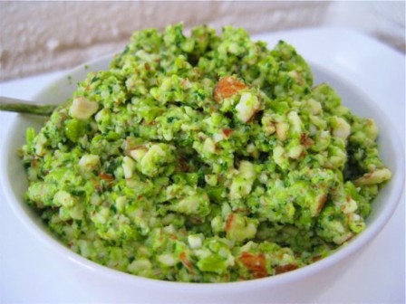 Raw-Green-Pea-and-Almond-Dip: 