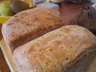 The bread is done and cooling: 