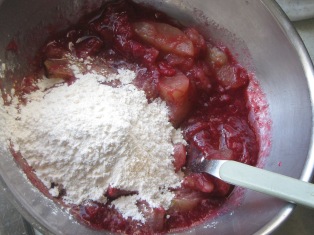 add a little custard powder: 