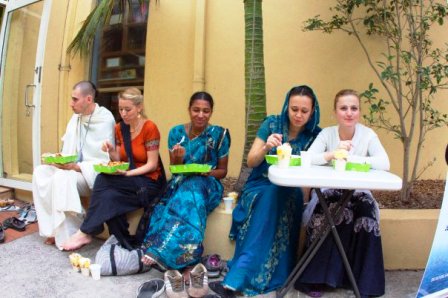quietly enjoying the feast: 