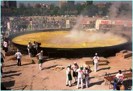 world's biggest pot: 